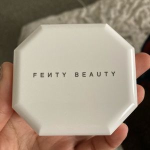 Fenty Beauty Pro Filt'r Soft Matte Powder Foundation 280